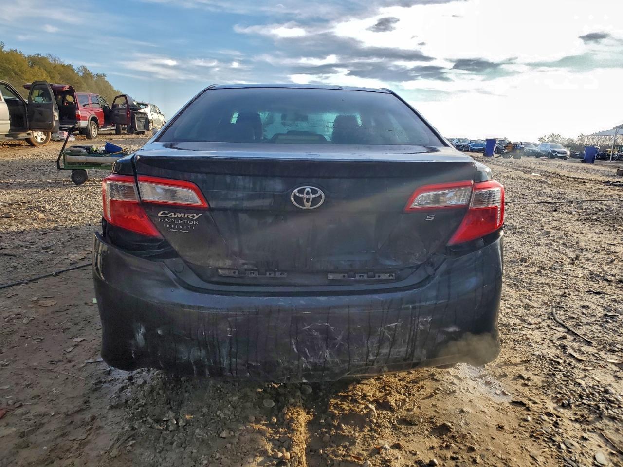 2012 TOYOTA CAMRY SE photo 6