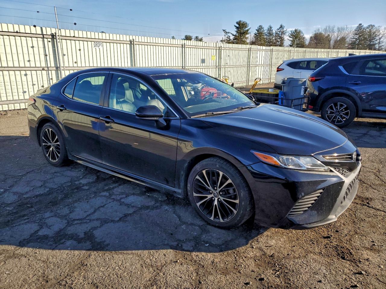 2018 TOYOTA CAMRY L photo 4