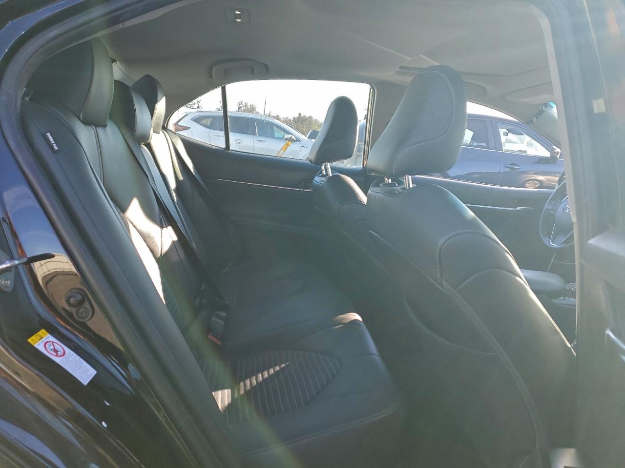 2018 TOYOTA CAMRY L photo 10