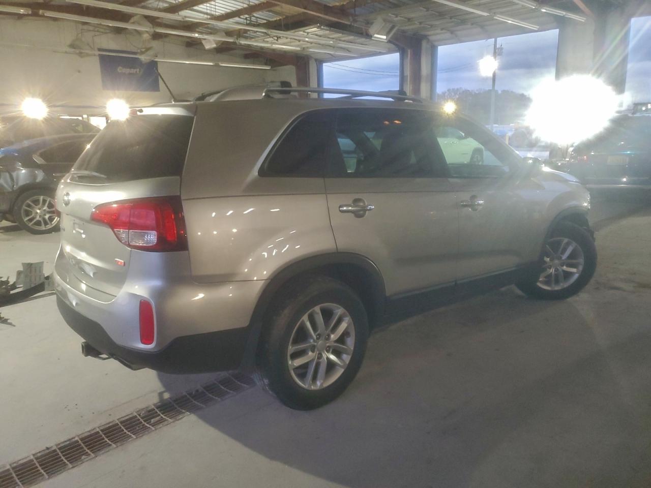 2014 KIA SORENTO LX photo 3