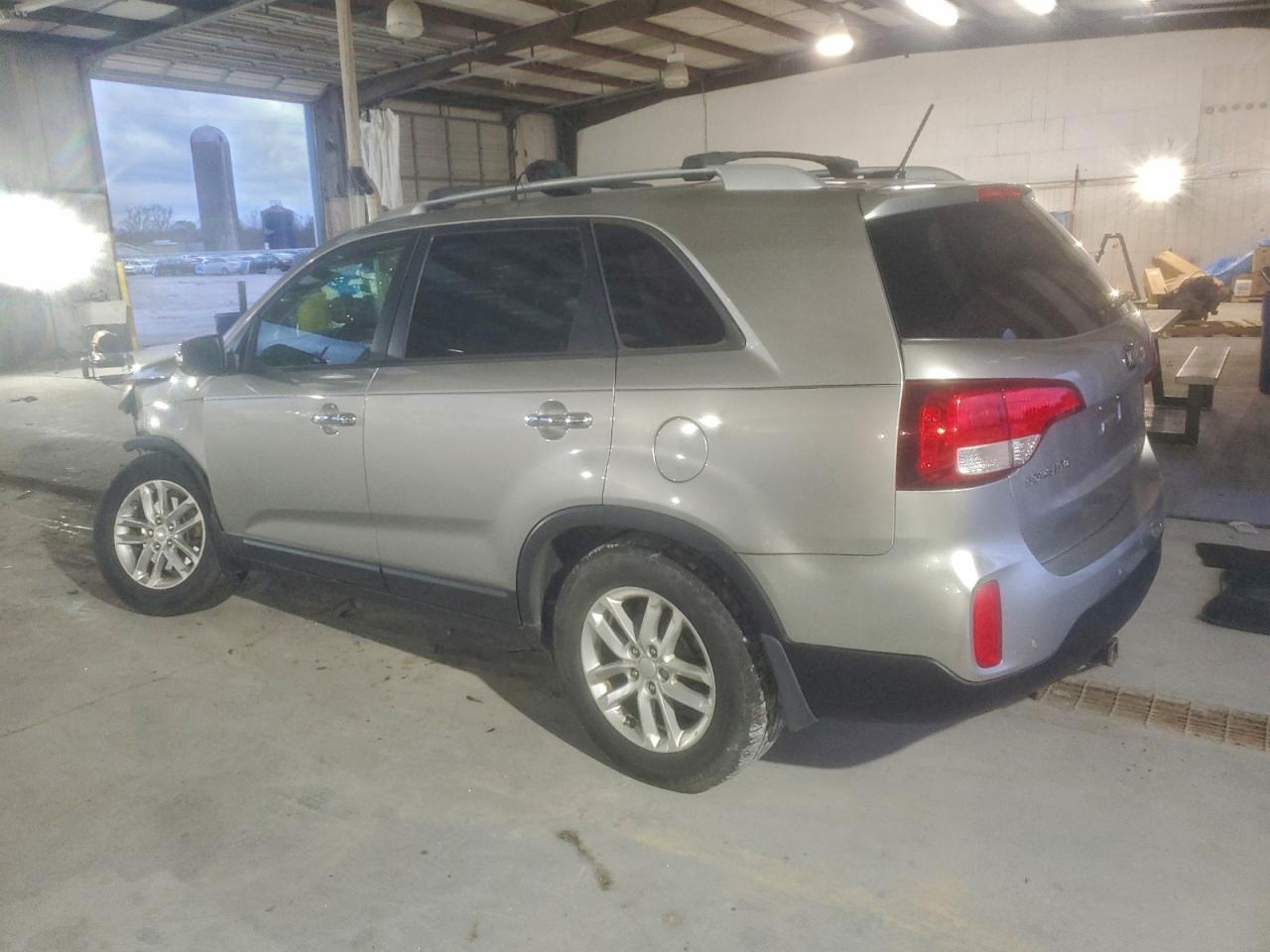2014 KIA SORENTO LX photo 2