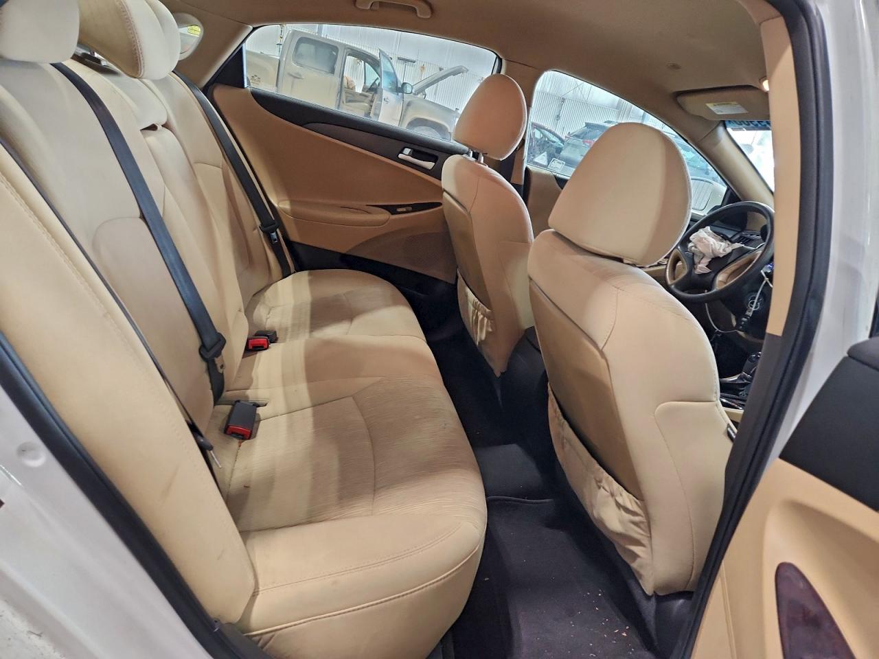2013 HYUNDAI SONATA GLS photo 10