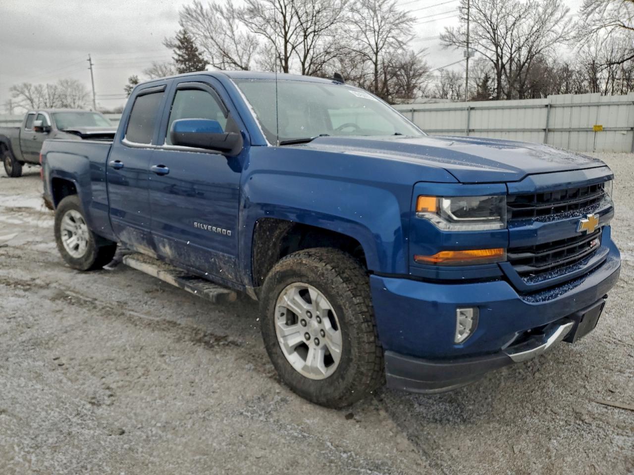 2019 CHEV SILVERADO photo 4