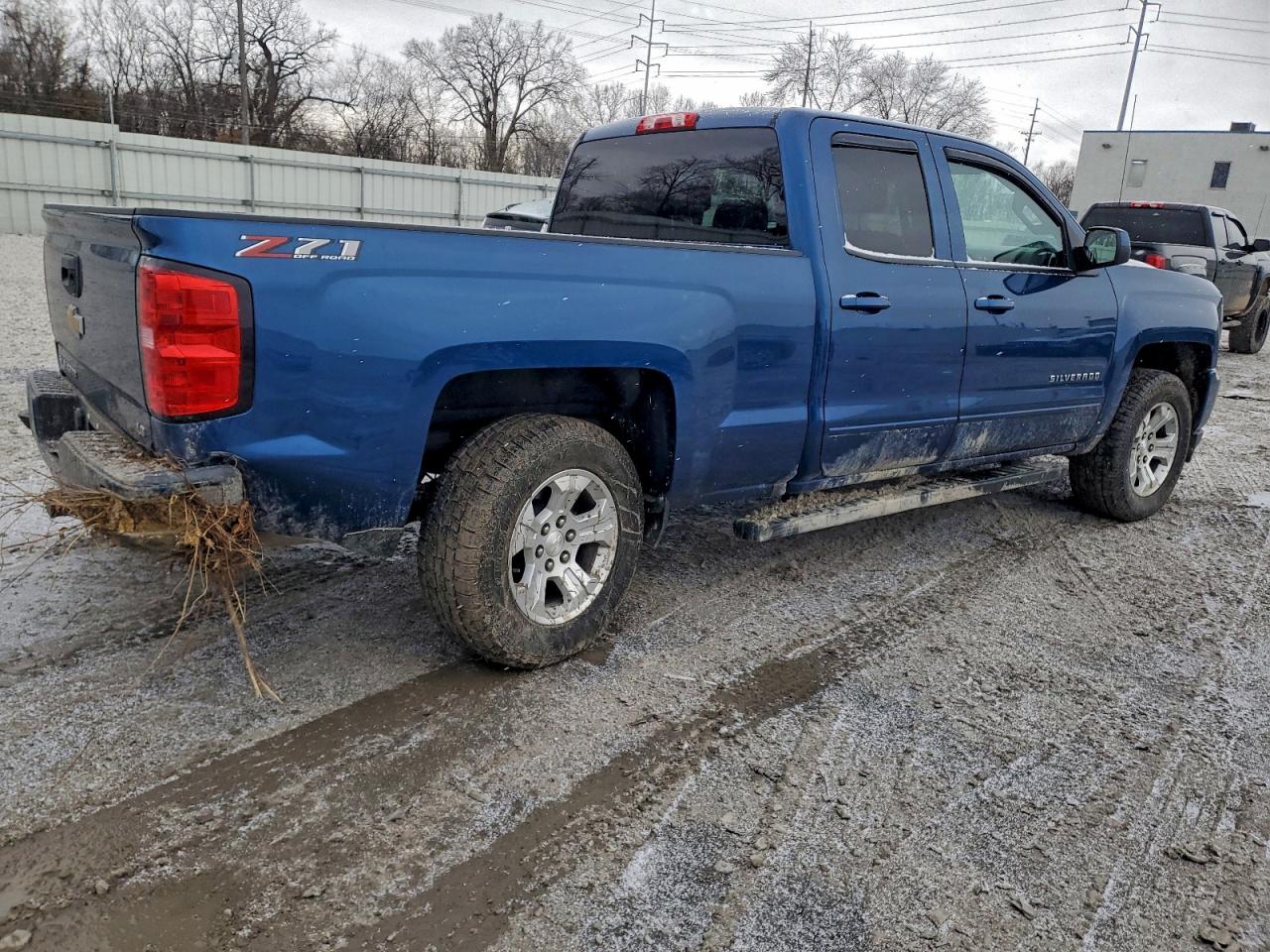 2019 CHEV SILVERADO photo 3