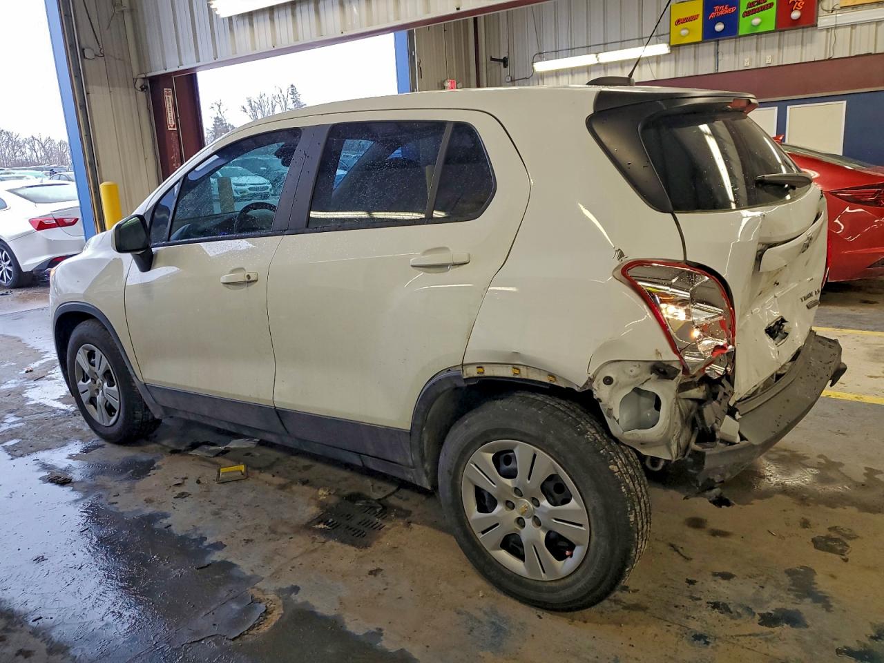 2015 CHEVROLET TRAX LS photo 2
