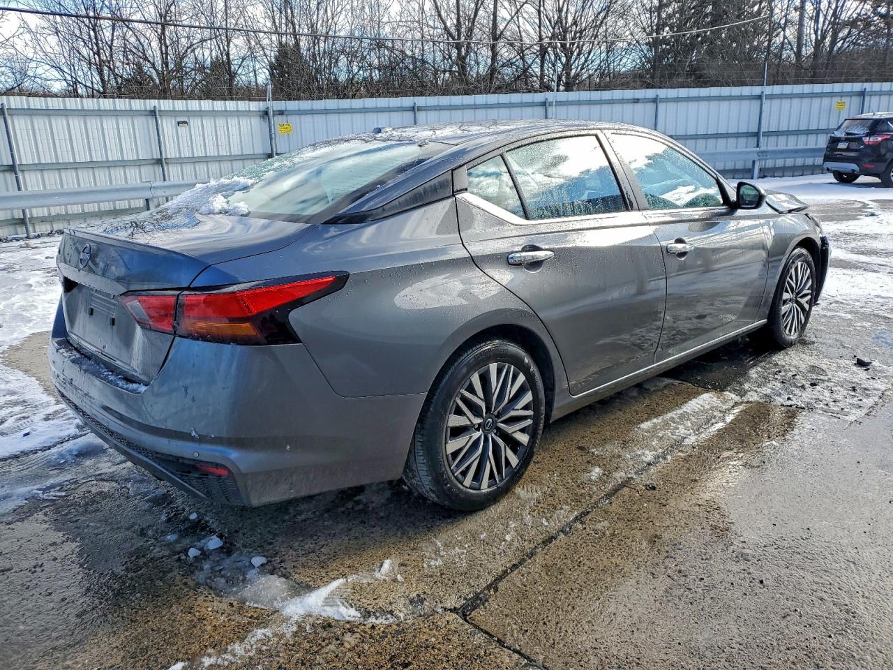 2025 NISSAN ALTIMA SV photo 3