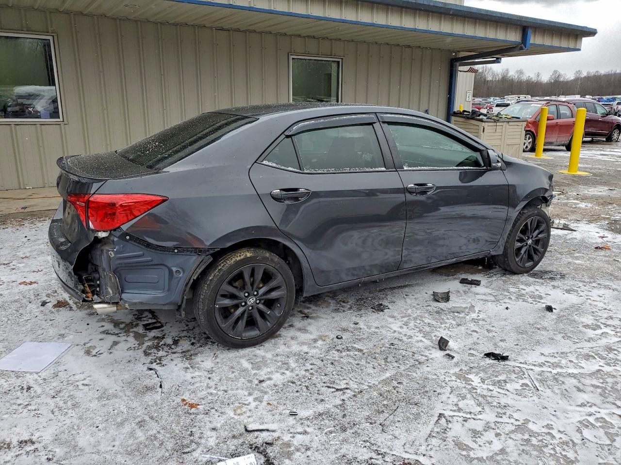 2017 TOYOTA COROLLA L photo 5