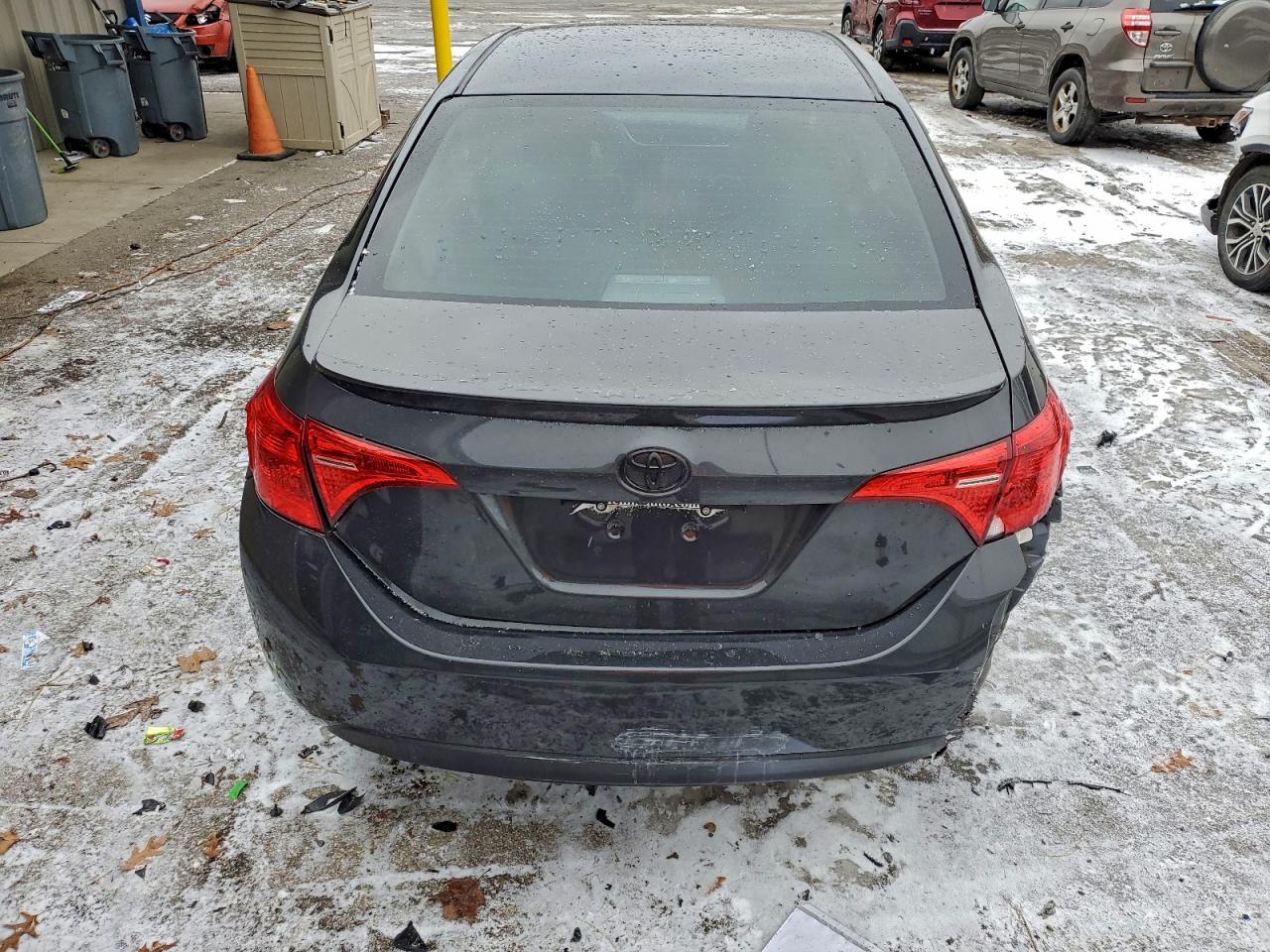 2017 TOYOTA COROLLA L photo 11