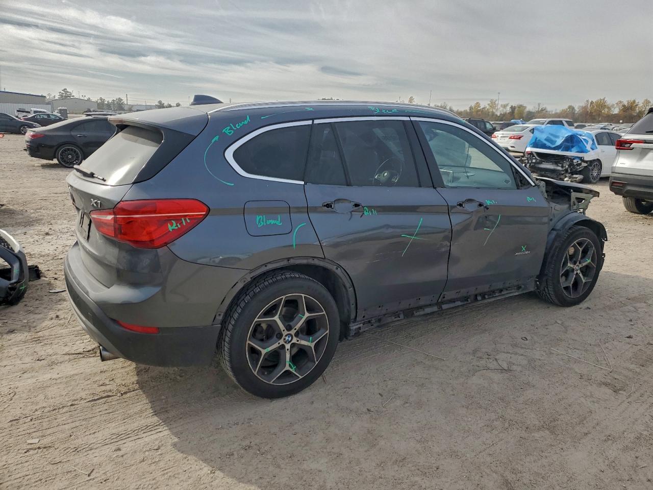2016 BMW X1 XDRIVE28I photo 3