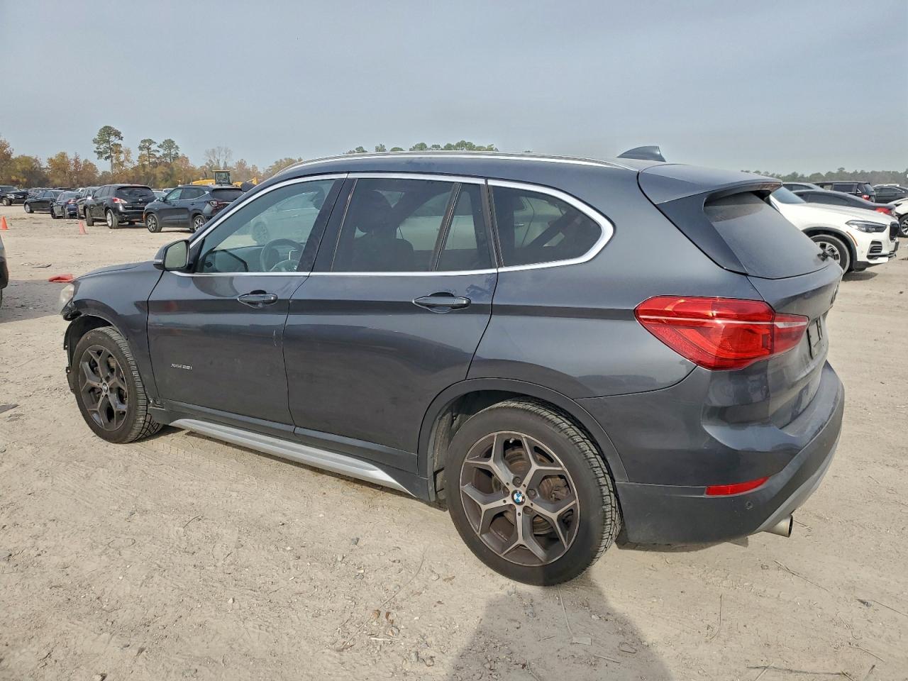 2016 BMW X1 XDRIVE28I photo 2