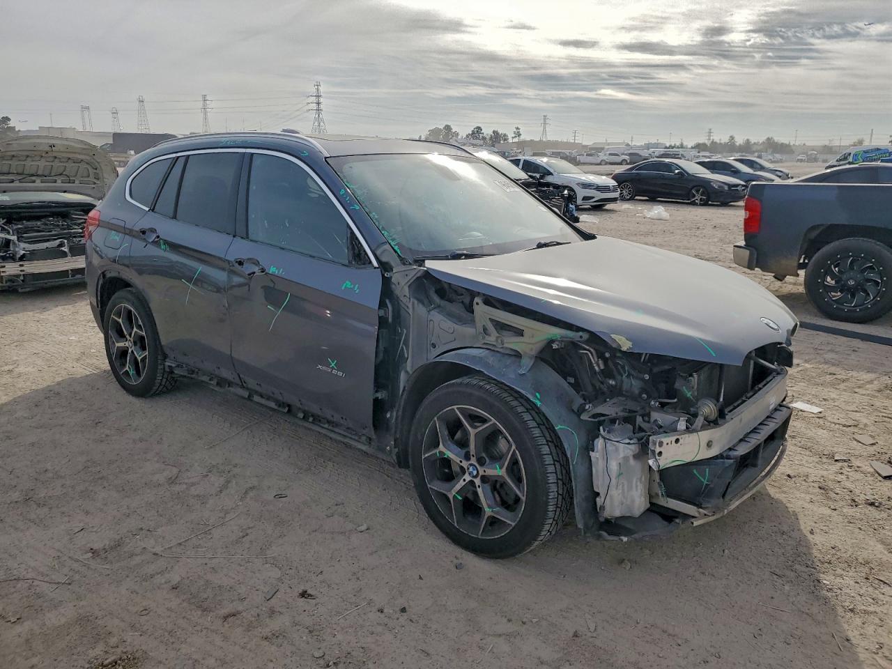 2016 BMW X1 XDRIVE28I photo 4