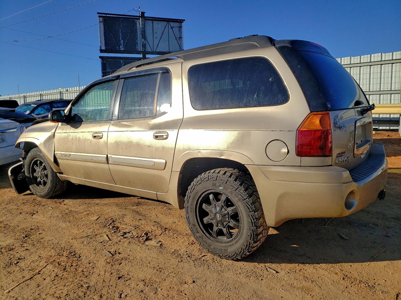 2004 GMC ENVOY XL photo 2