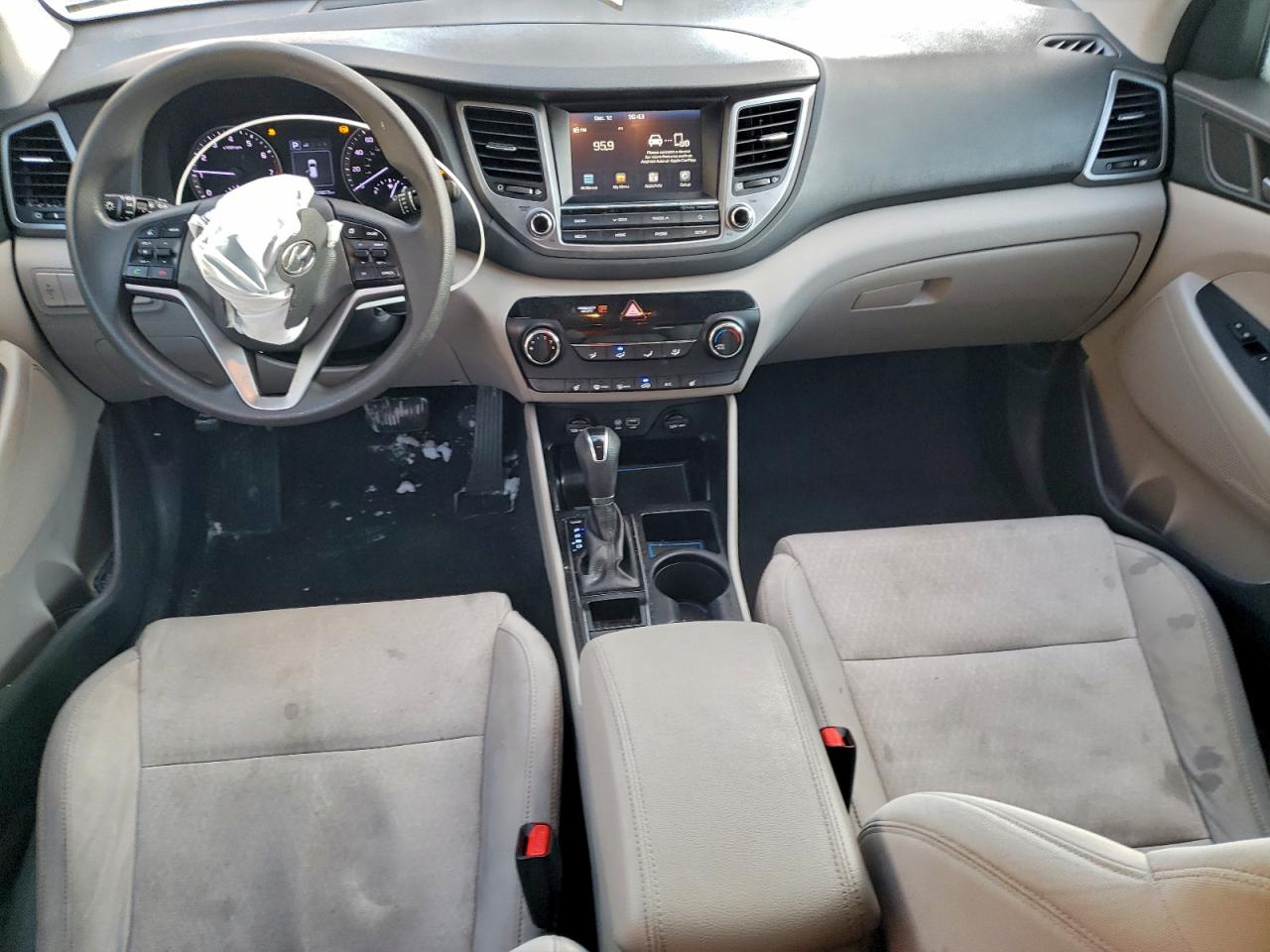 2018 HYUNDAI TUCSON SEL photo 8
