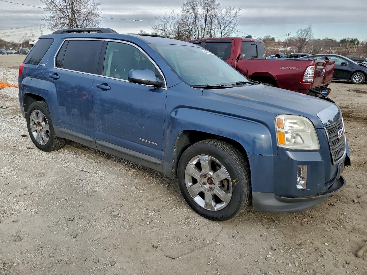 2011 GMC TERRAIN SLE photo 4