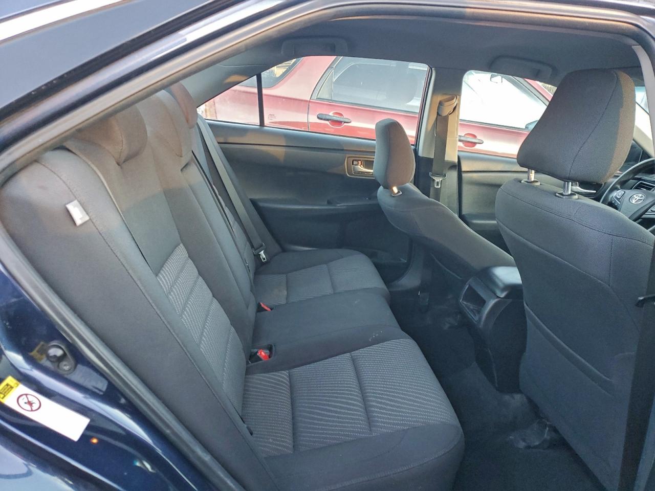 2015 TOYOTA CAMRY LE photo 10