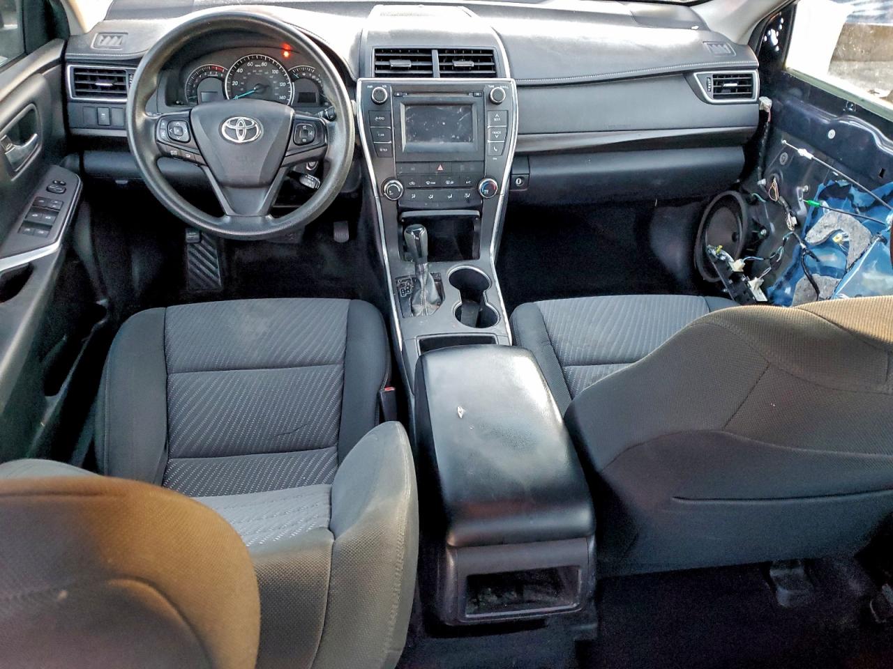 2015 TOYOTA CAMRY LE photo 8