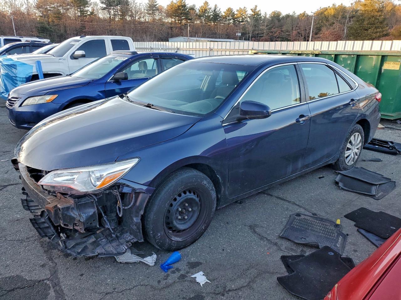 2015 TOYOTA CAMRY LE — FRONT END damage — photo 1