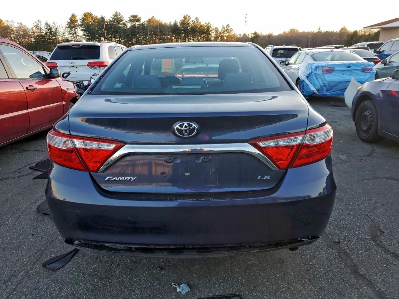 2015 TOYOTA CAMRY LE photo 6