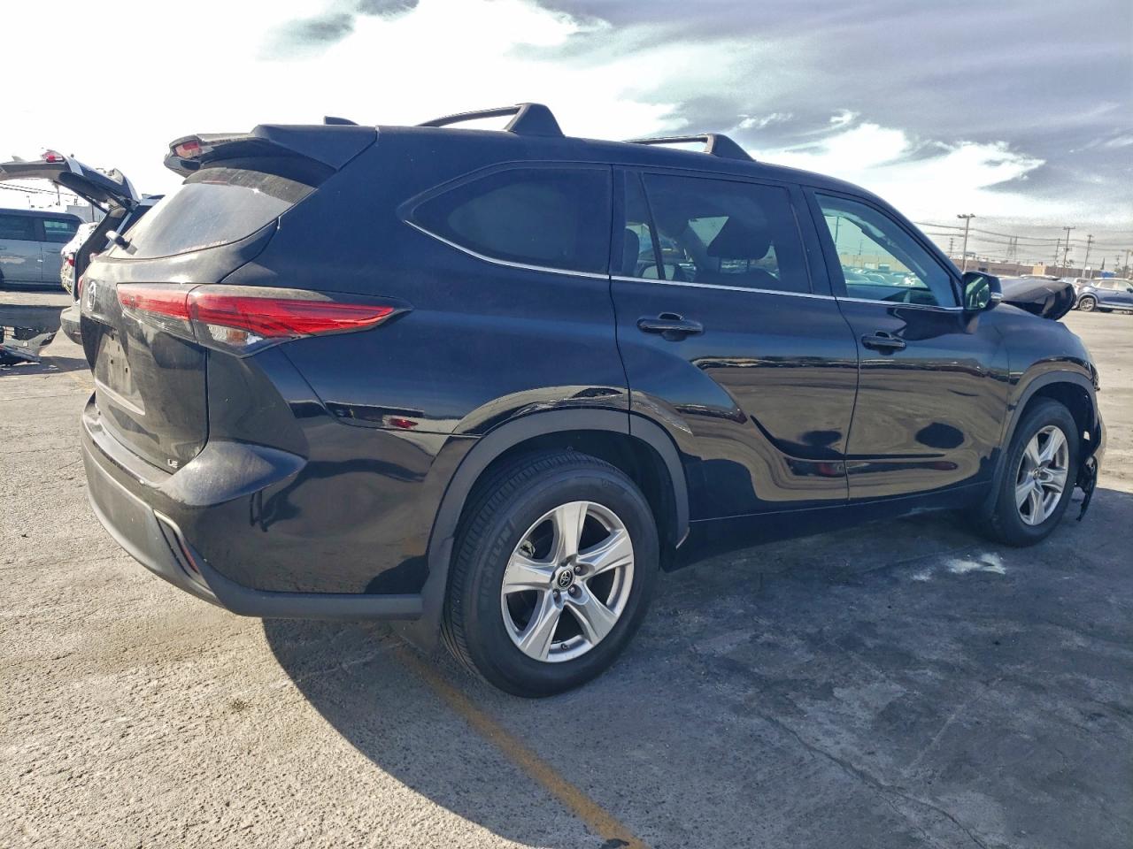 2022 TOYOTA HIGHLANDER L photo 5