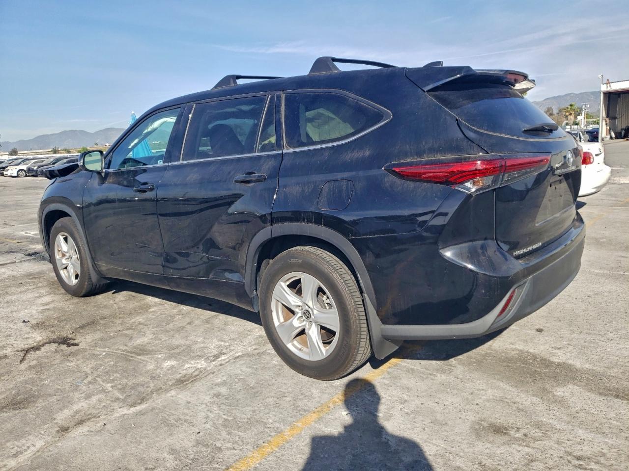 2022 TOYOTA HIGHLANDER L photo 3