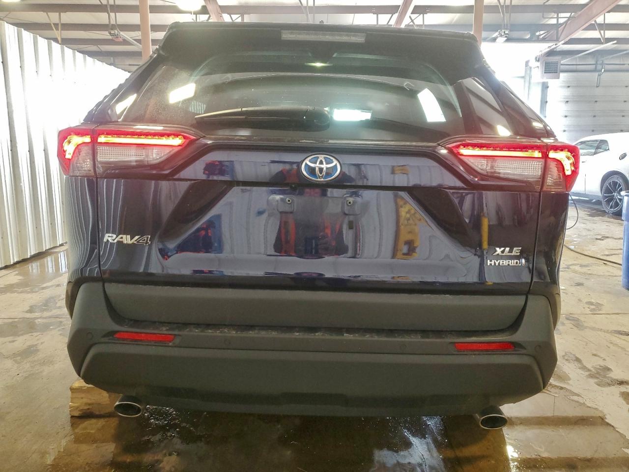 2022 TOYOTA RAV4 XLE PREMIUM photo 6