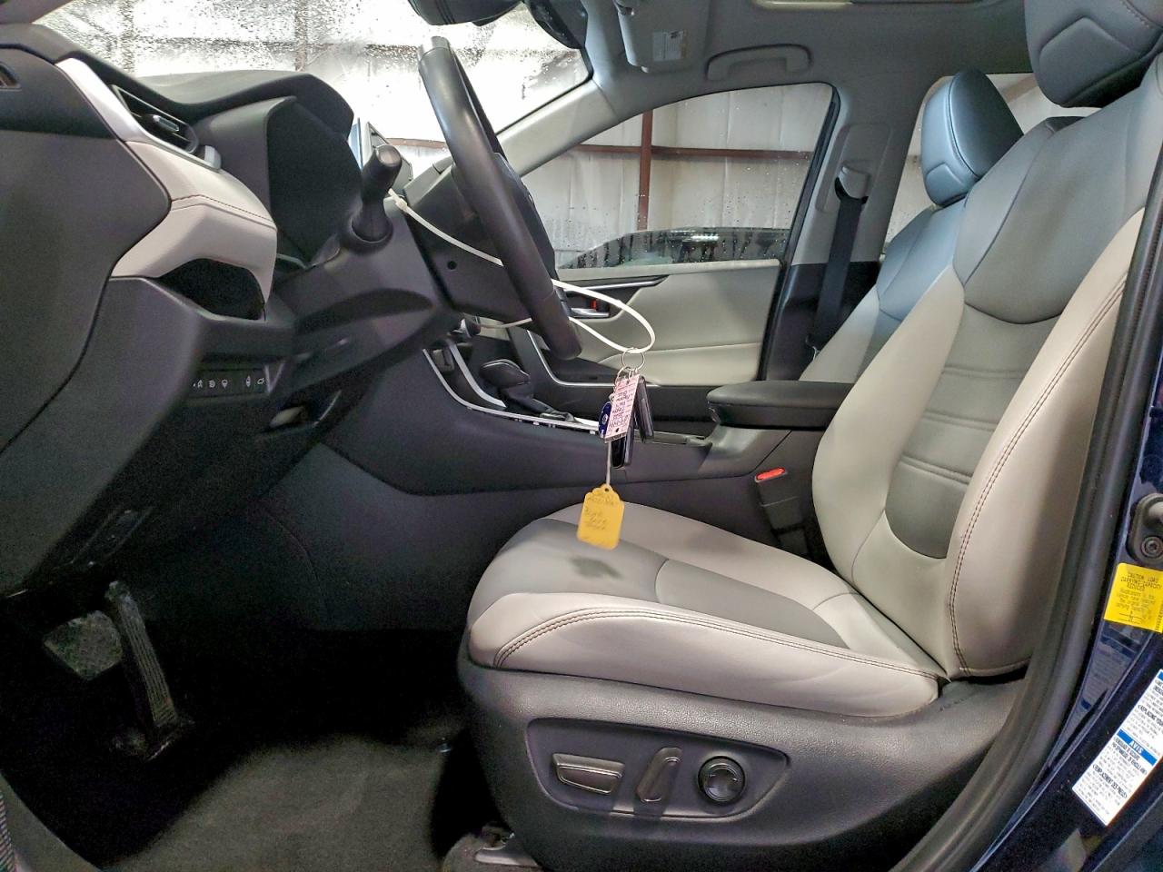 2022 TOYOTA RAV4 XLE PREMIUM photo 7