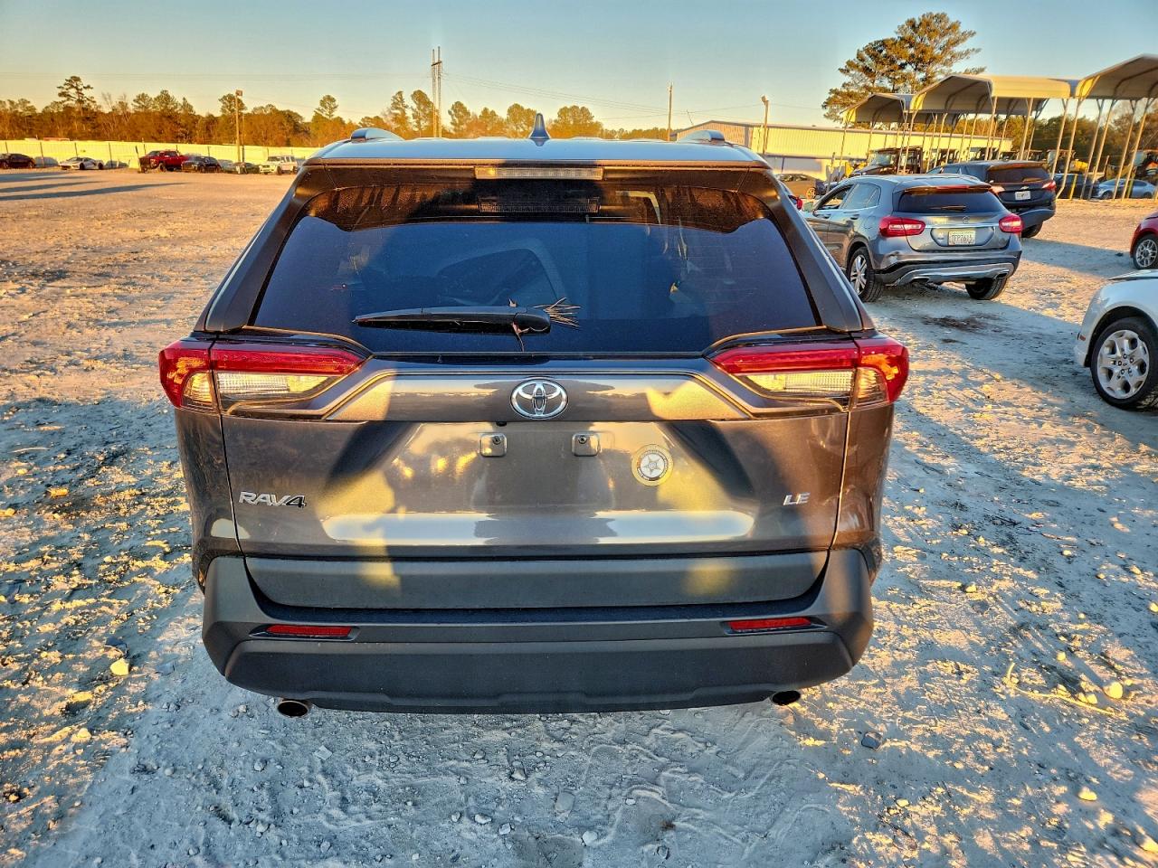 2021 TOYOTA RAV4 LE photo 6