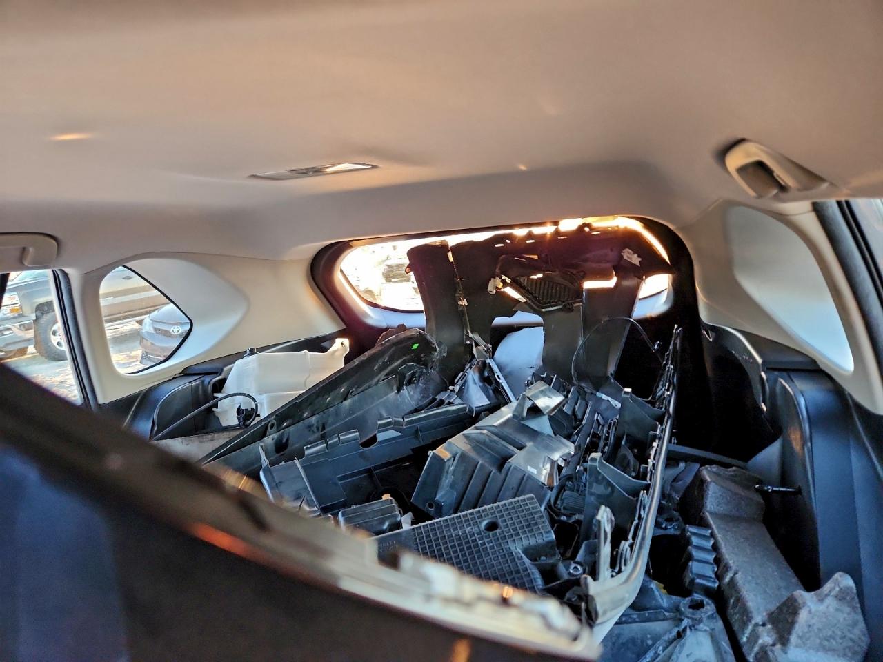 2021 TOYOTA RAV4 LE photo 10