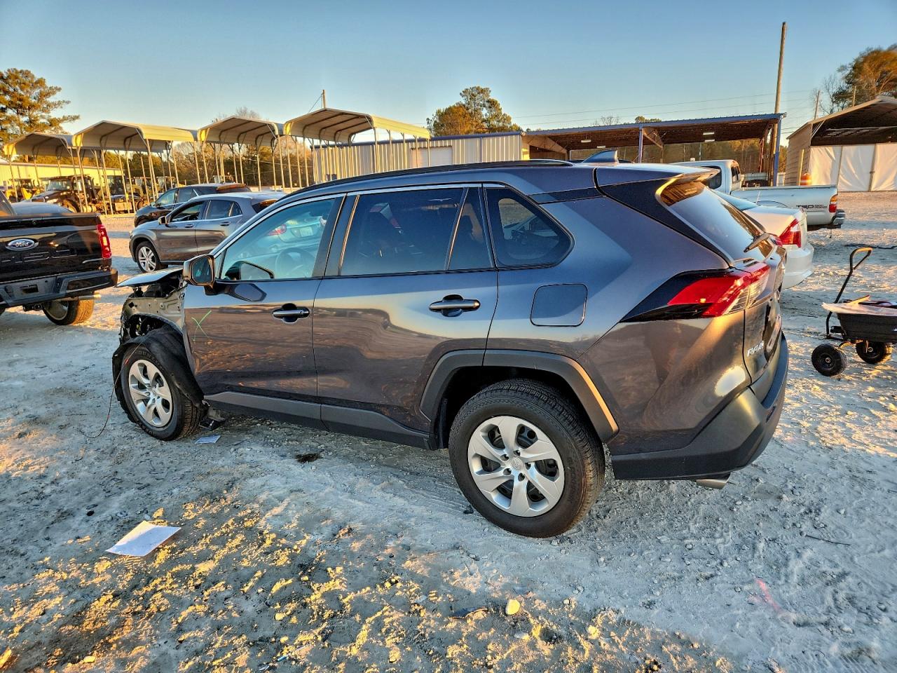 2021 TOYOTA RAV4 LE photo 2
