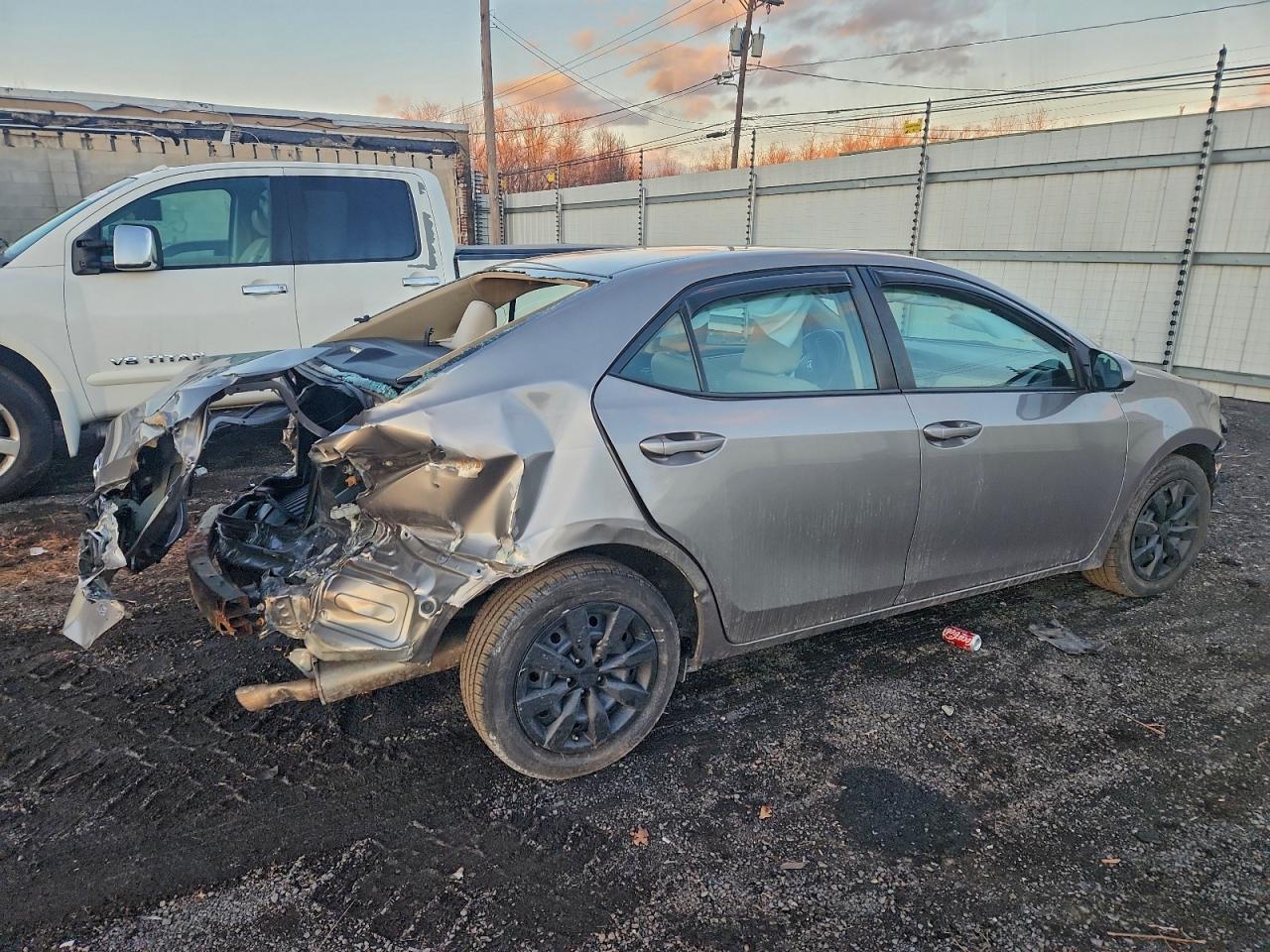 2016 TOYOTA COROLLA L photo 3