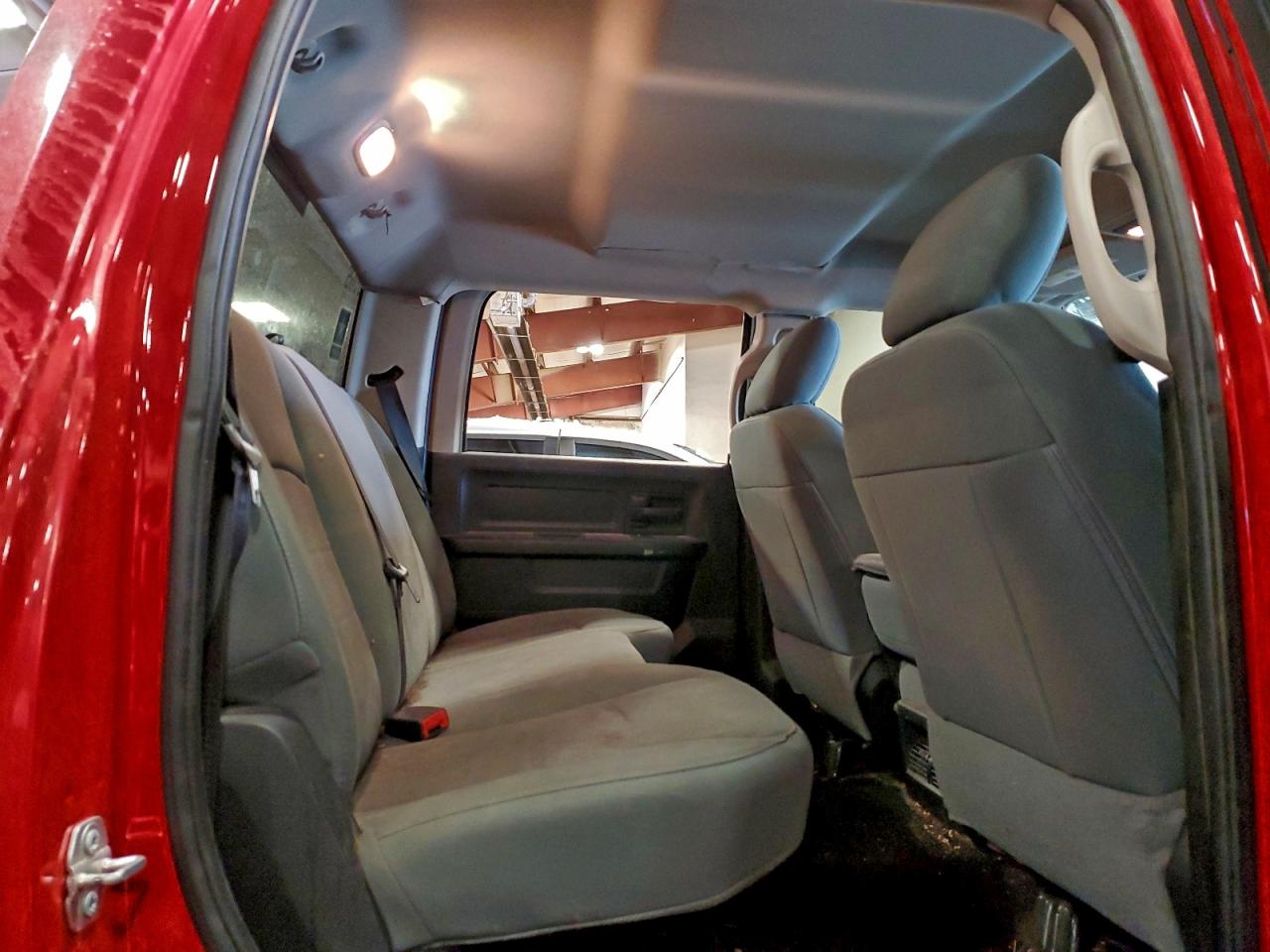 2017 RAM 1500 ST photo 10