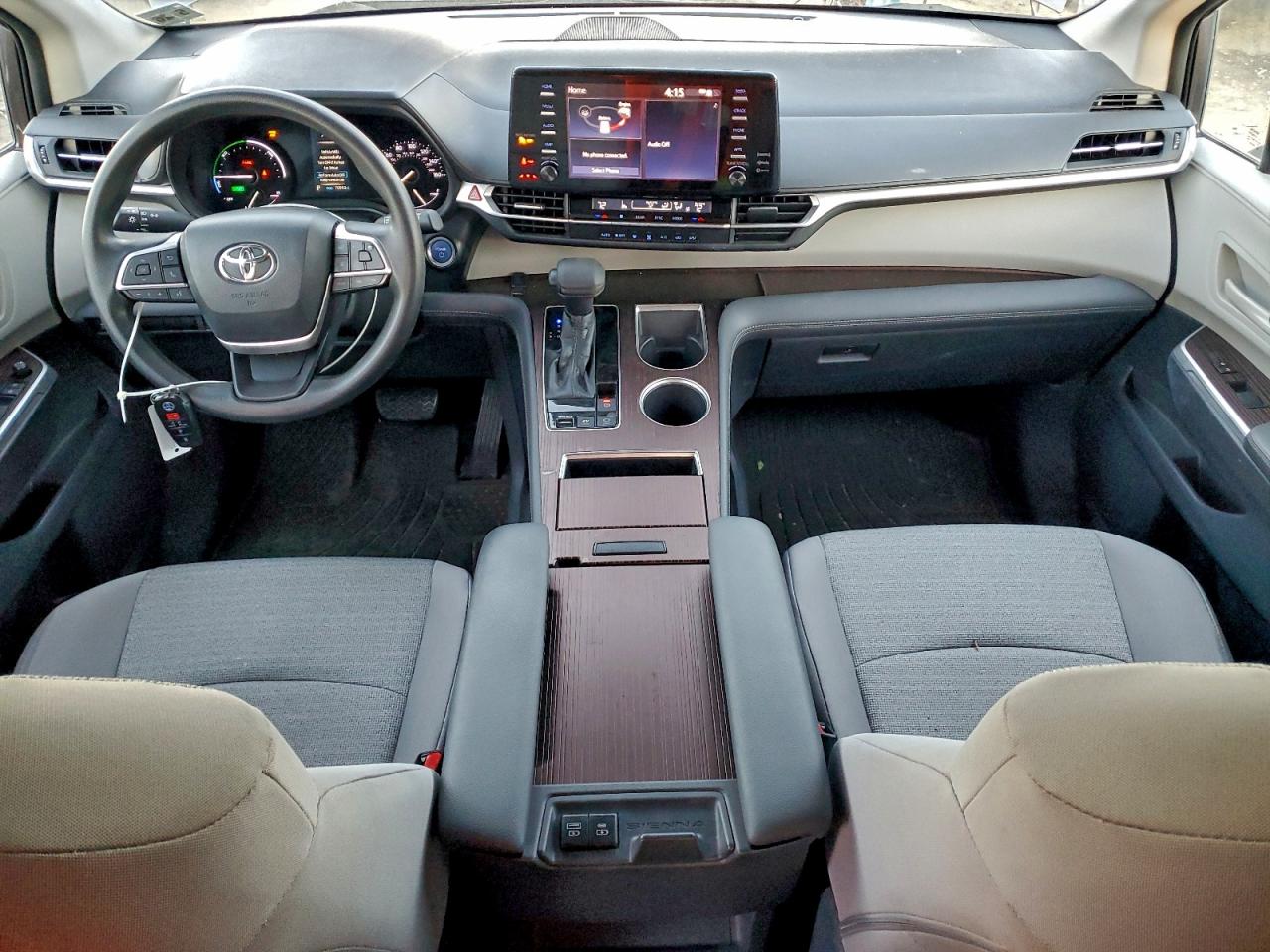 2021 TOYOTA SIENNA LE photo 8