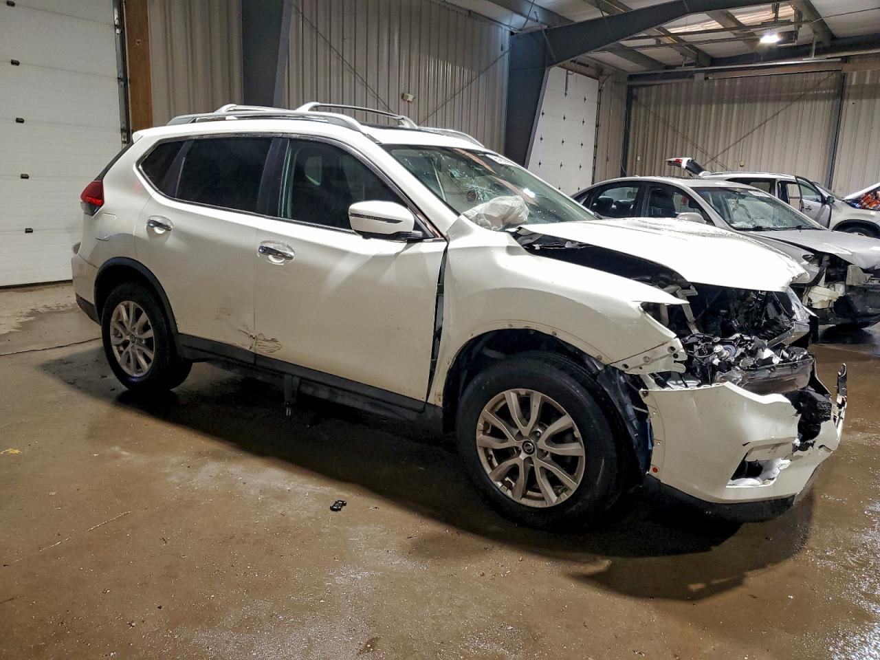 2017 NISSAN ROGUE SV photo 4