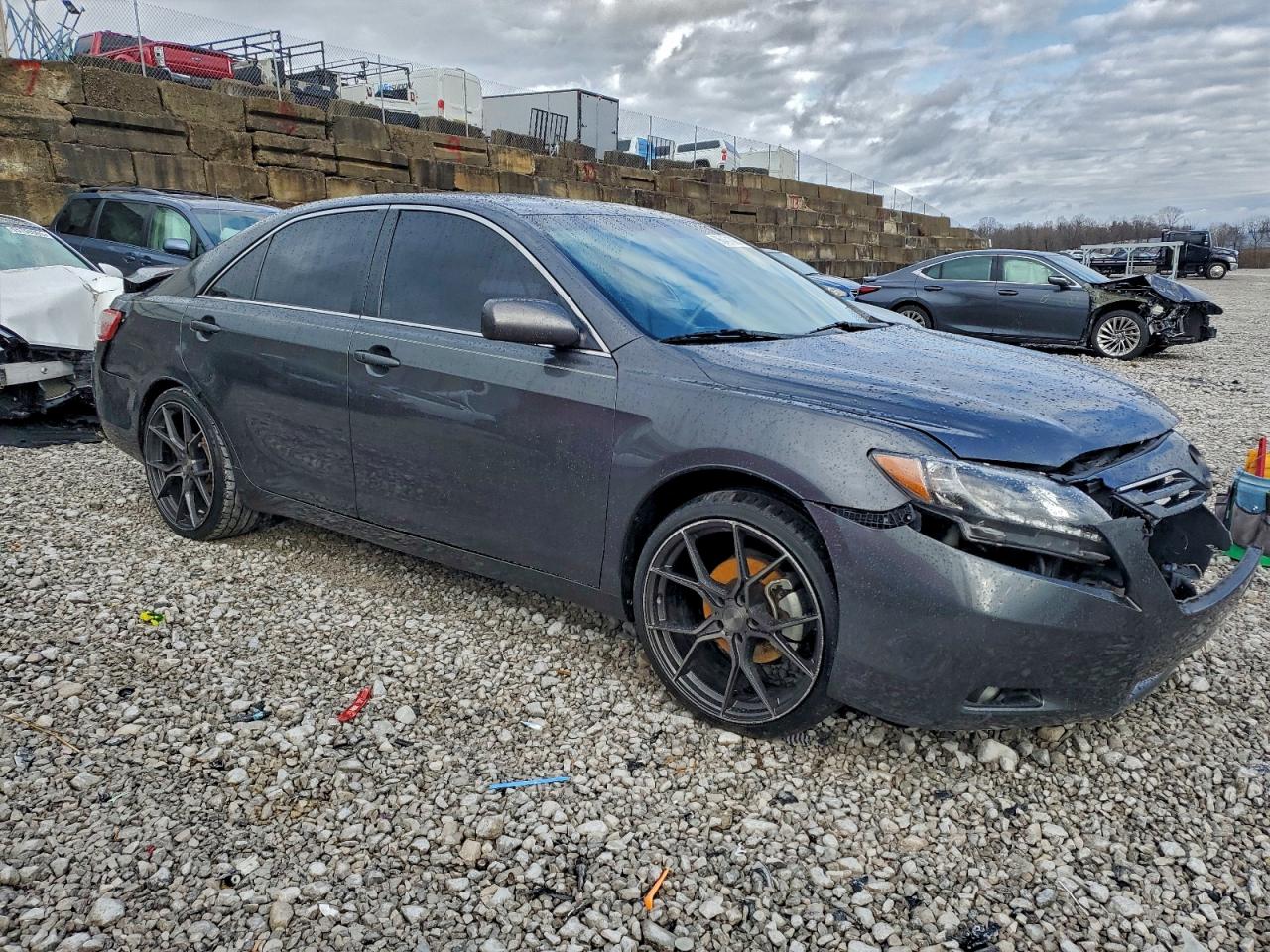 2009 TOYOTA CAMRY SE photo 4