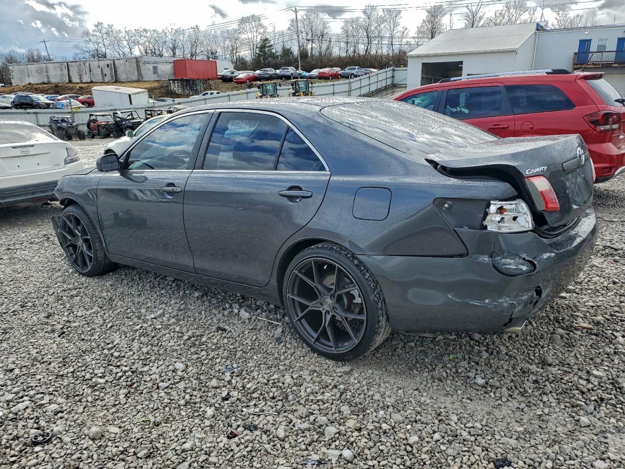 2009 TOYOTA CAMRY SE photo 2