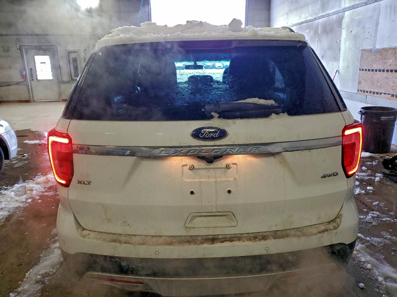2017 FORD EXPLORER XLT photo 6