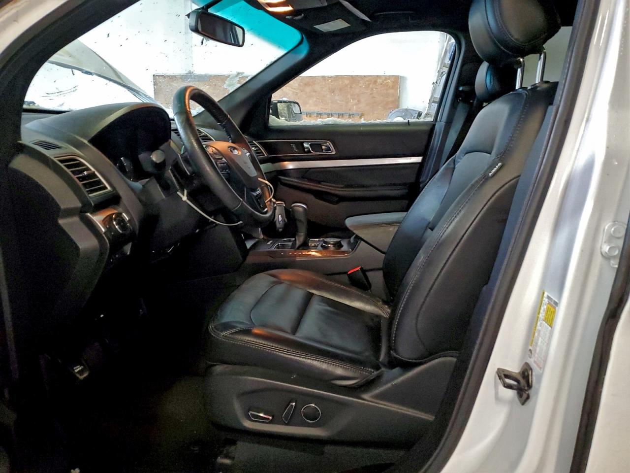 2017 FORD EXPLORER XLT photo 7