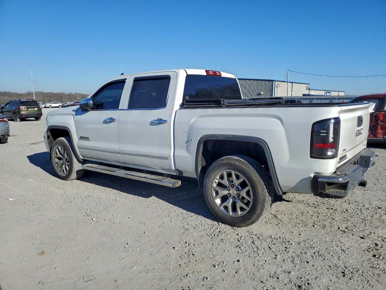 2017 GMC SIERRA K1500 SLT photo 2
