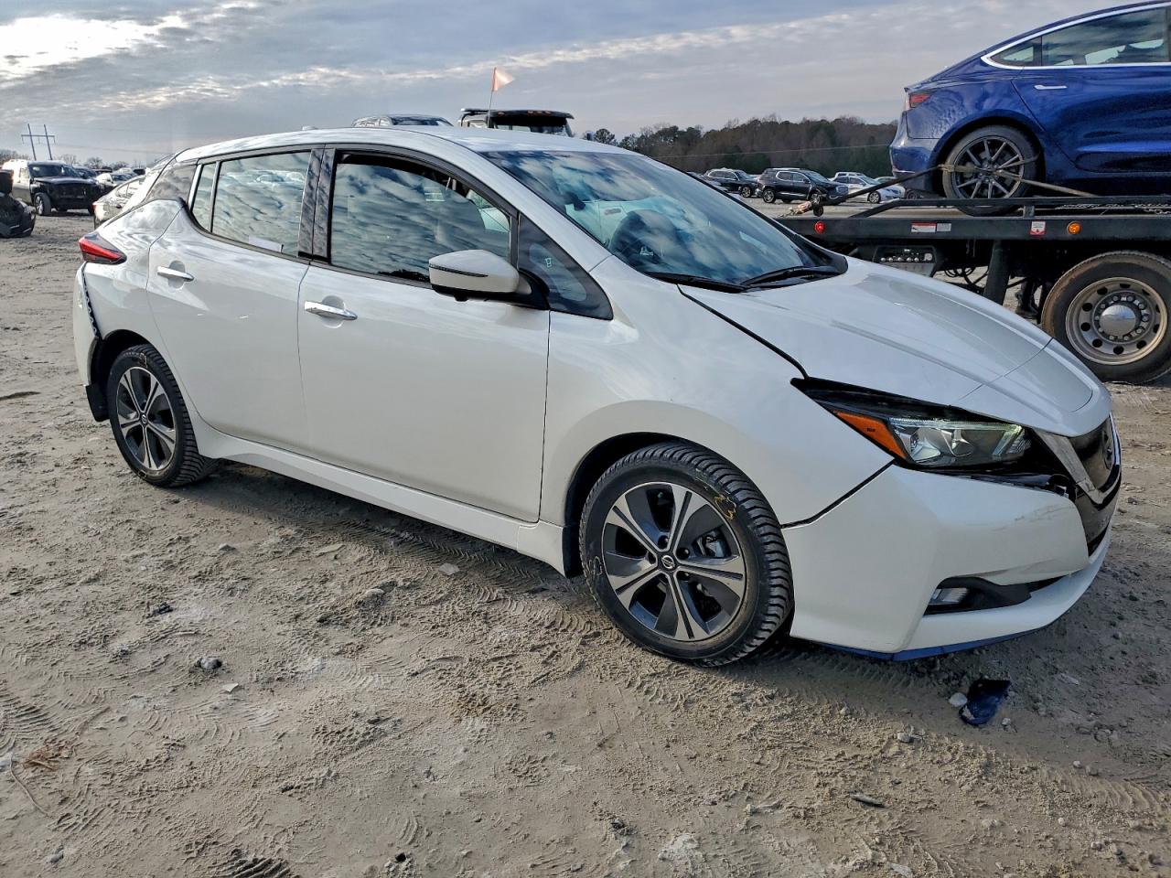 2022 NISSAN LEAF SL PLUS photo 4