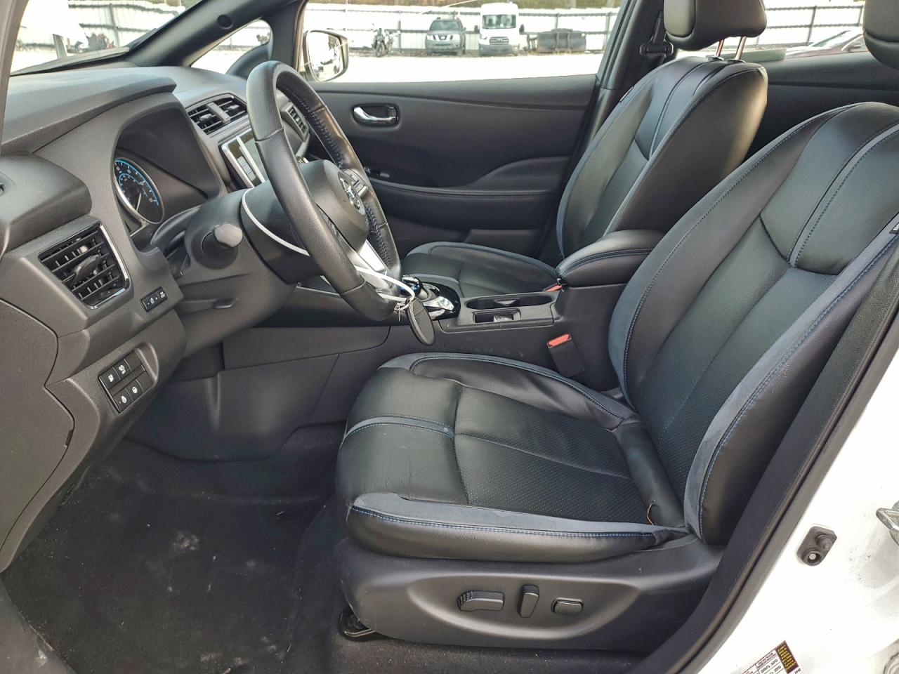 2022 NISSAN LEAF SL PLUS photo 7