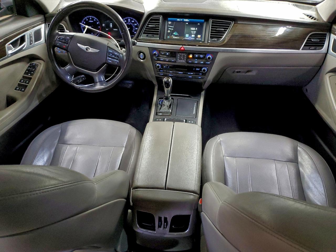 2015 HYUNDAI GENESIS 3.8L photo 8