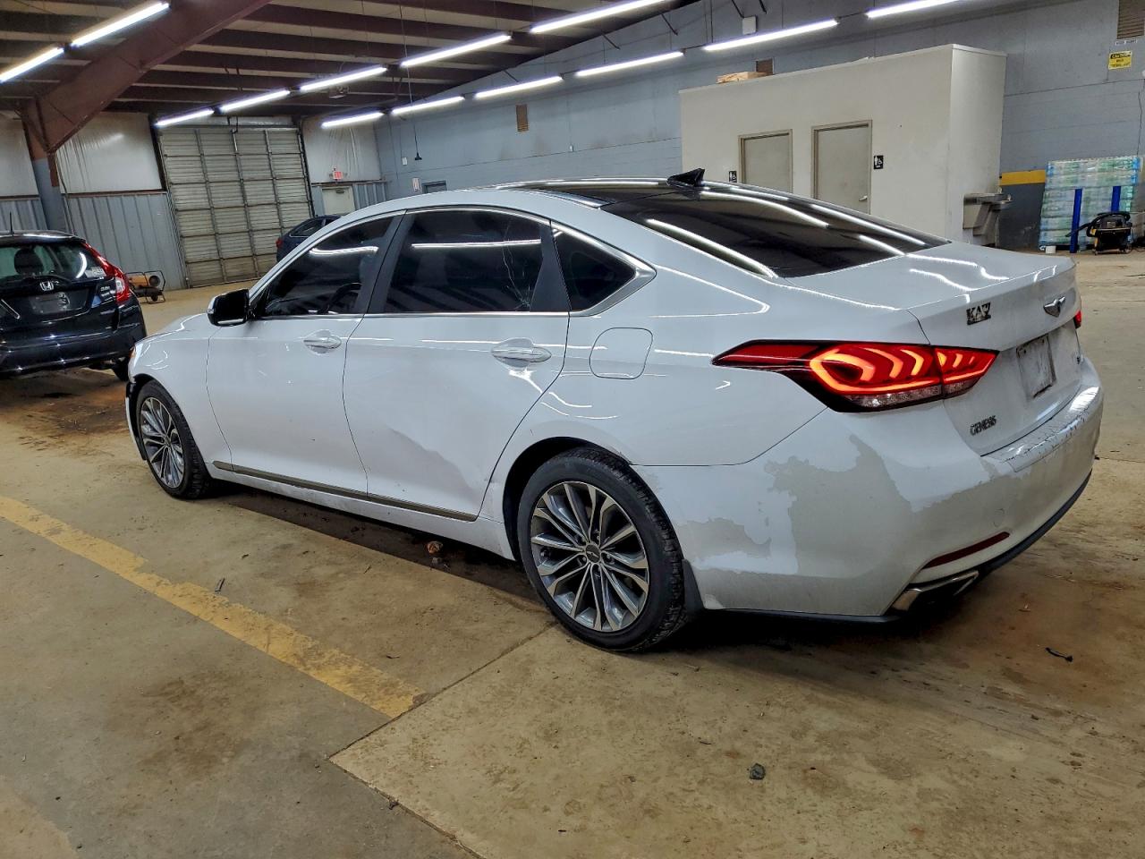 2015 HYUNDAI GENESIS 3.8L photo 2
