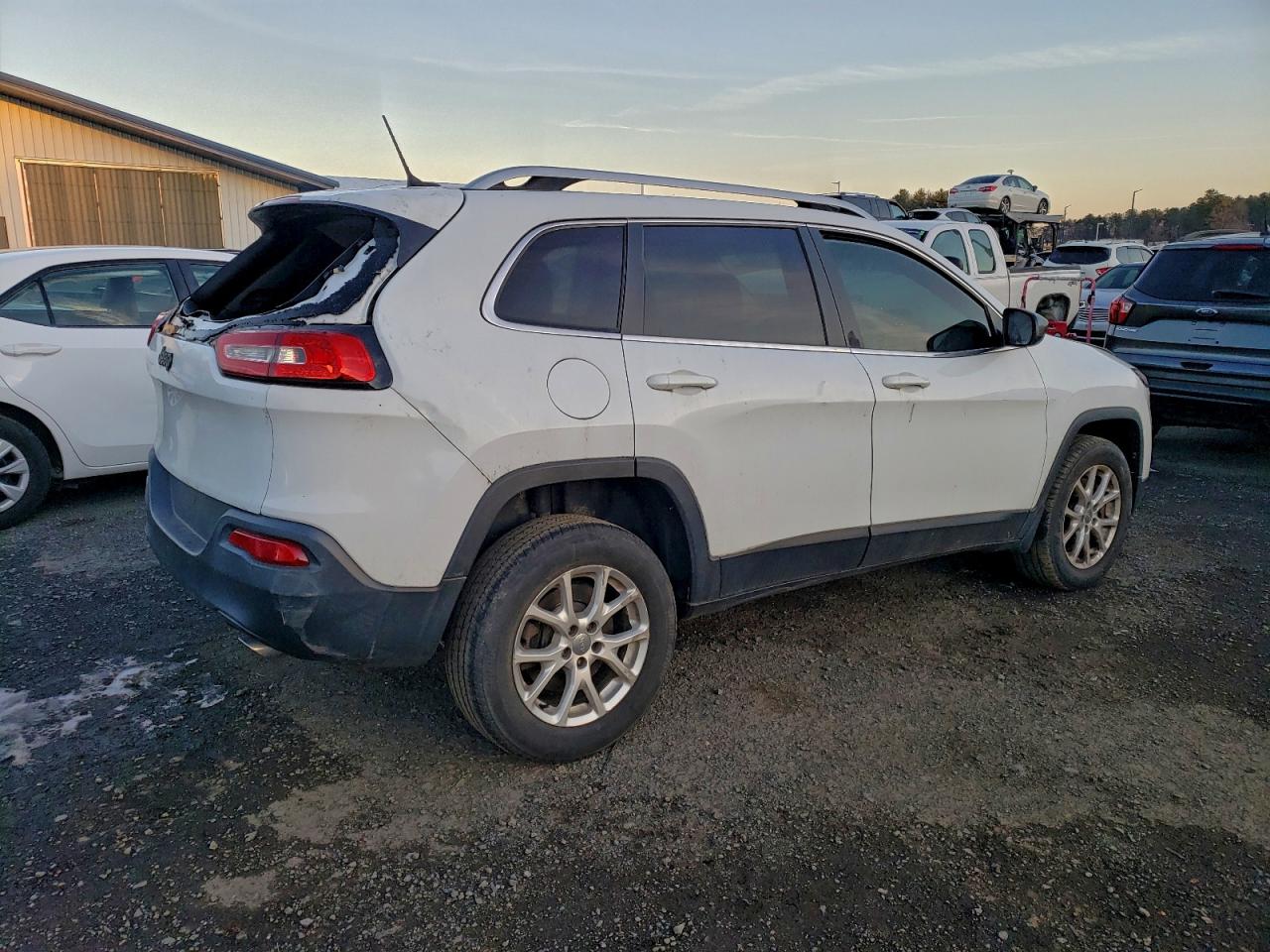 2014 JEEP CHEROKEE LATITUDE photo 3