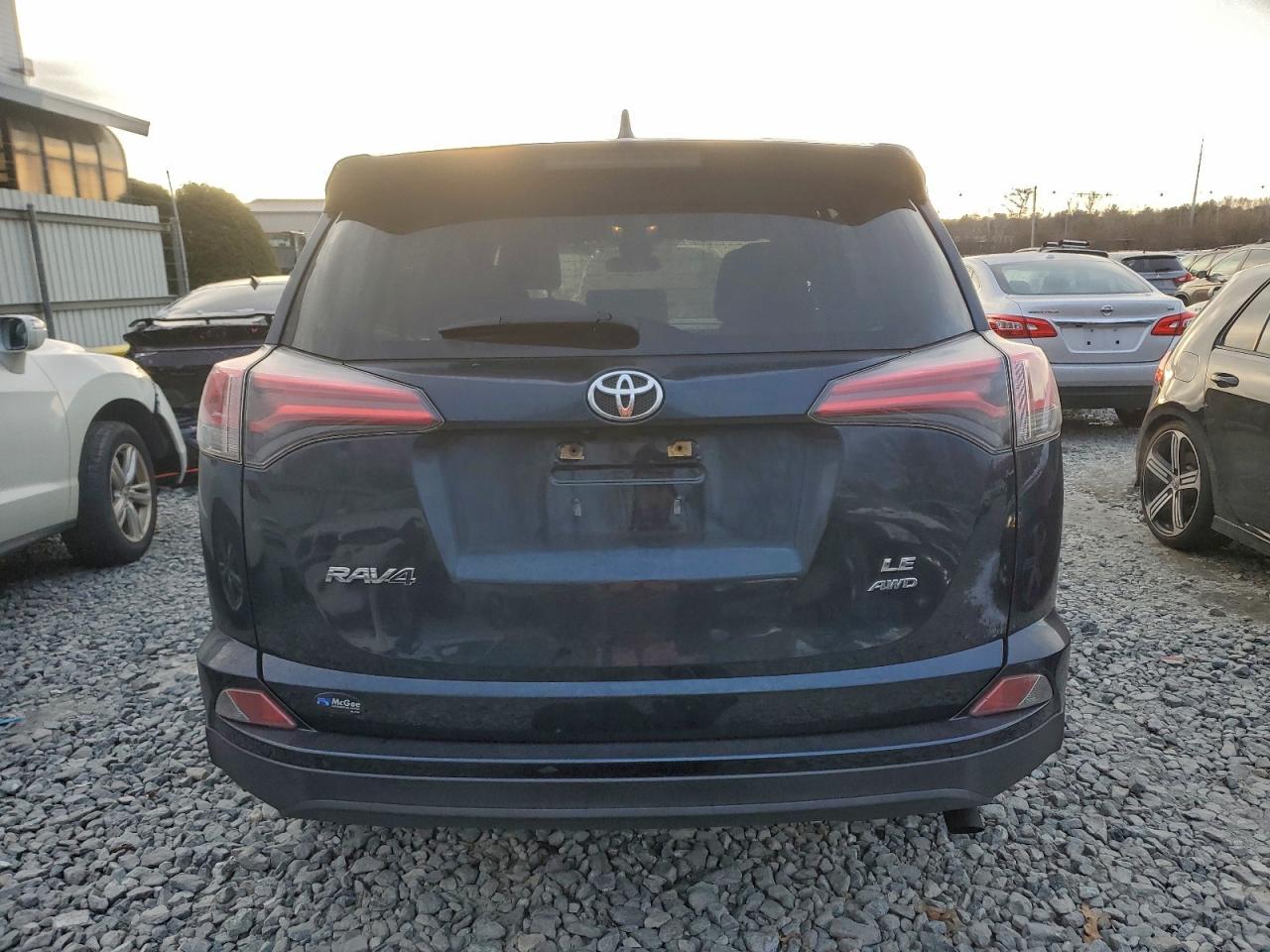 2018 TOYOTA RAV4 LE photo 6