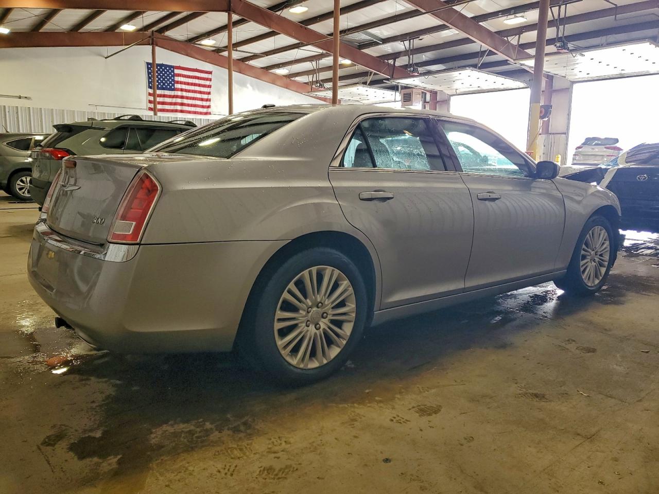 2014 CHRYSLER 300 photo 3