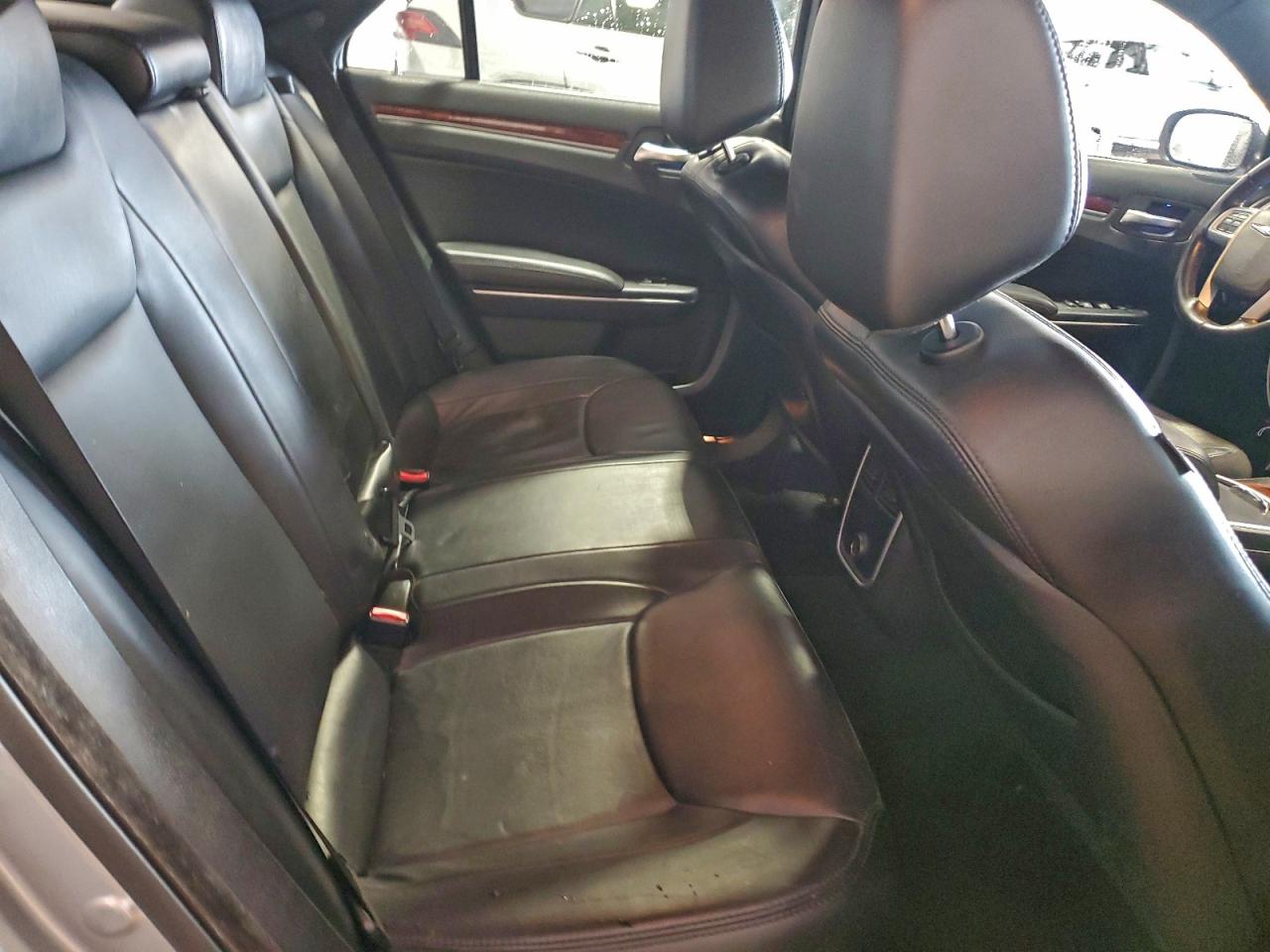2014 CHRYSLER 300 photo 10