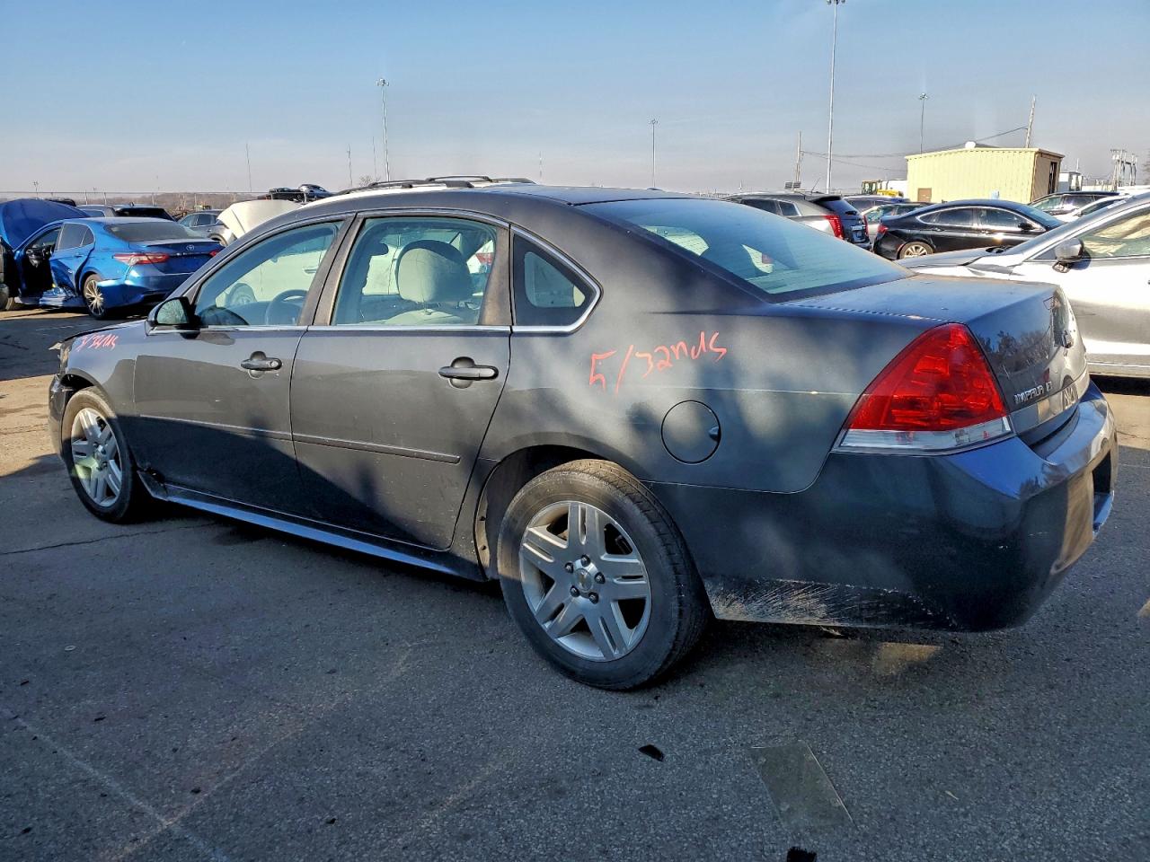 2011 CHEVROLET IMPALA LT photo 2
