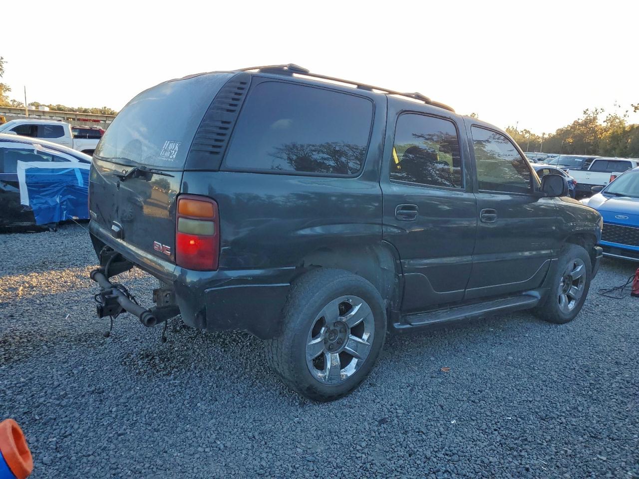 2003 GMC YUKON DENALI photo 3