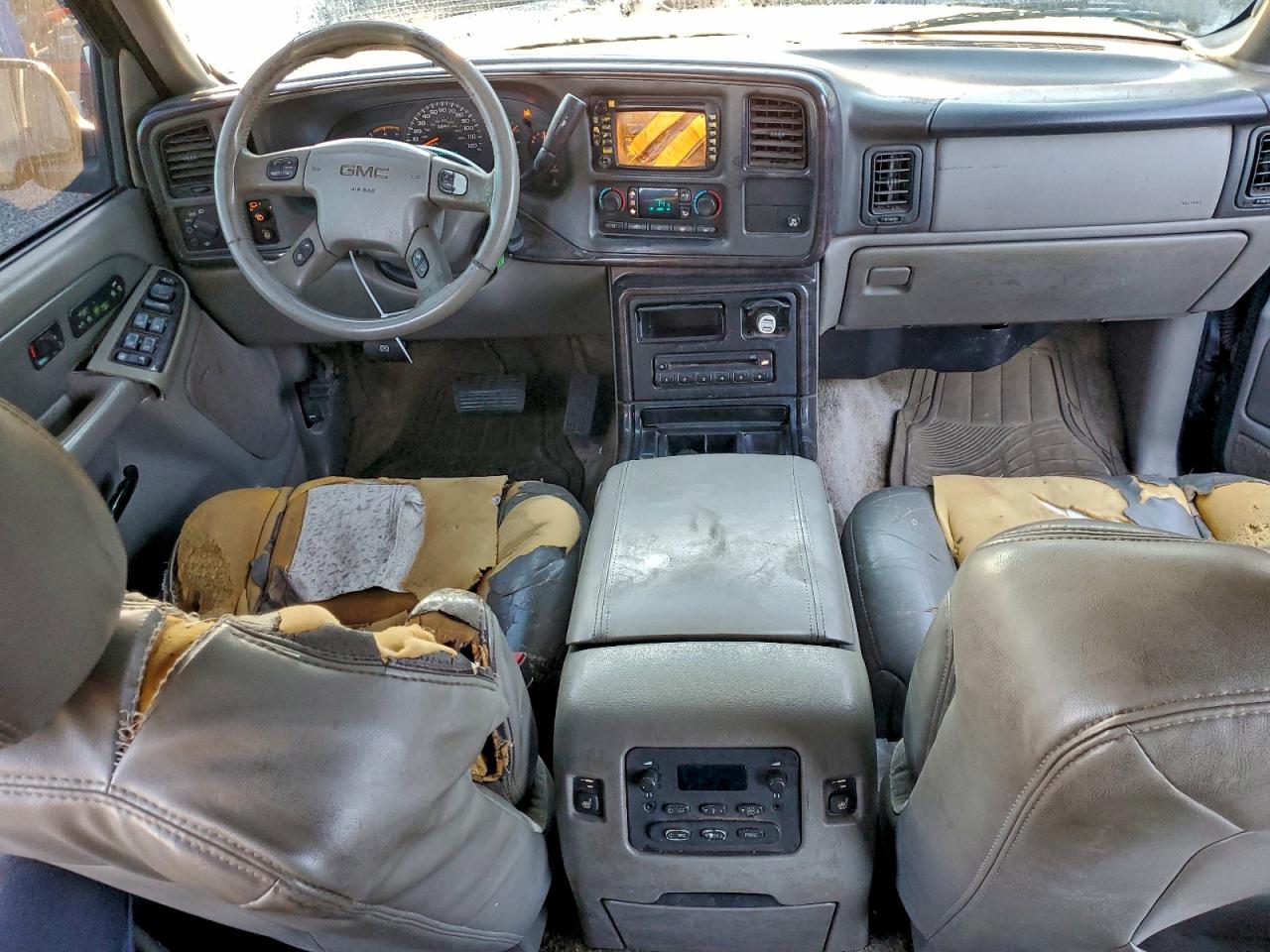 2003 GMC YUKON DENALI photo 8