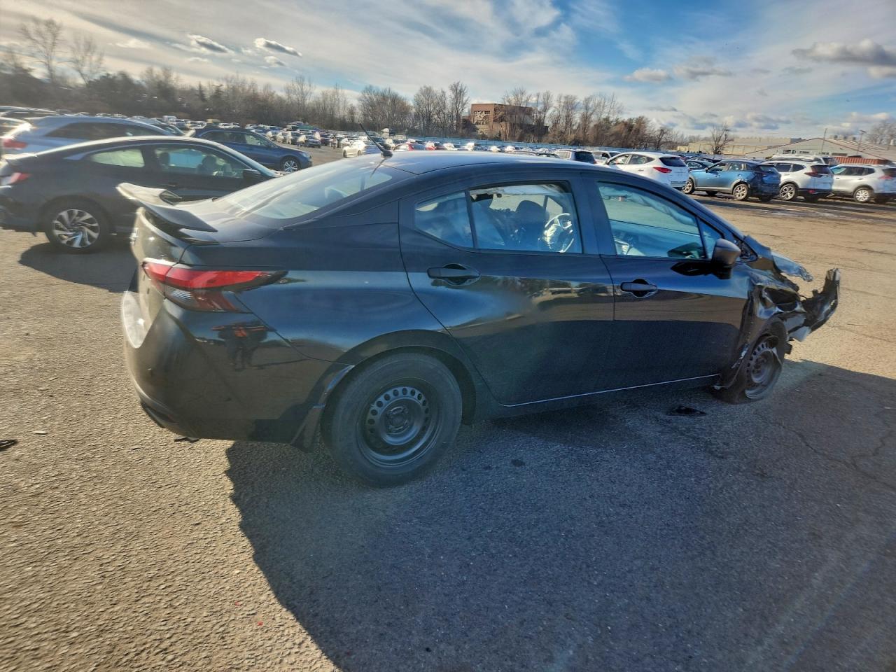 2021 NISSAN VERSA S photo 3